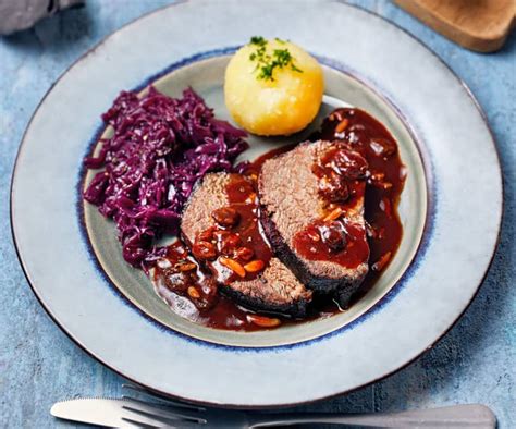  Rheinischer Sauerbraten – En smakrik resa genom tiden med söt-syrliga toner och en saftig konsistens!