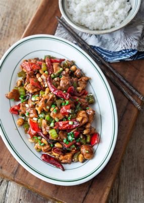  Kung Pao Kyckling: En Krämiga Smakbomb av Sötsura Noter och Kryddig Spridshet!