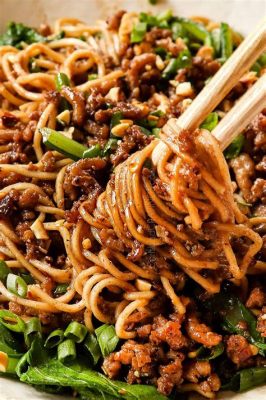   Spicy Dandan Noodles - En Explosion av Smaker Med Kryddig Umami och en Textur som Smälter i Munnen!